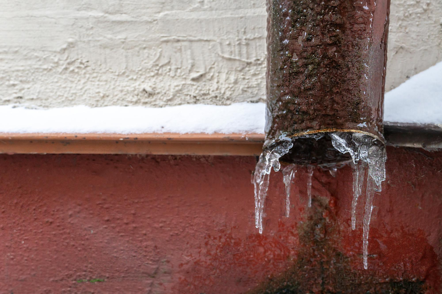 Tips to Remember When Dealing With Busted Pipes in Winter